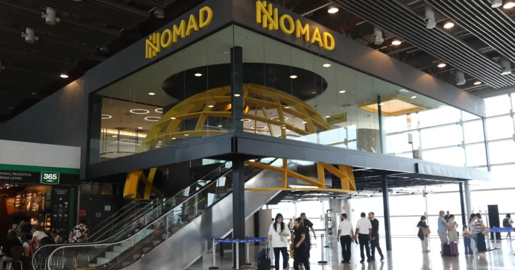 Sala VIP Nomad Lounge no Aeroporto Internacional de Guarulhos (GRU), benefício exclusivo para clientes Nomad Explorer Visa Infinite e viajantes internacionais.